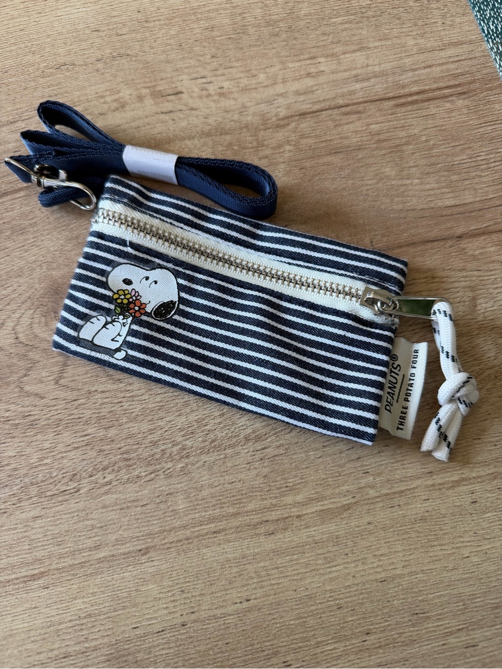 Snoopy Bouquet Lanyard Zip Wallet